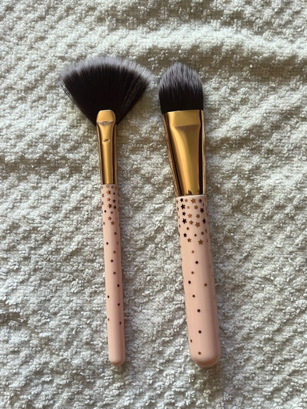 New makeup brush duo set with foundation and highlight brushes